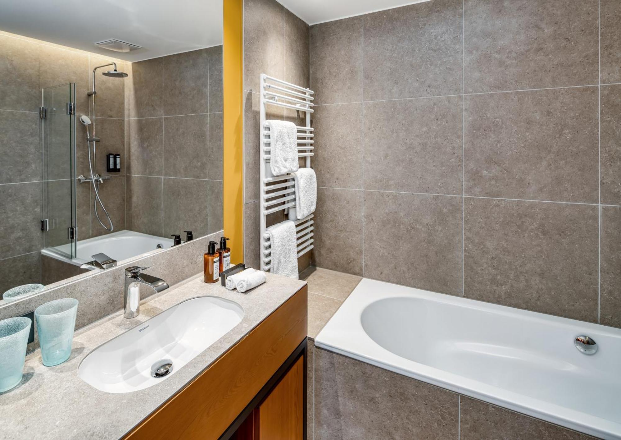 Falkensteiner Family Hotel Montafon - The Leading Hotels Of The World Шрунс Экстерьер фото
